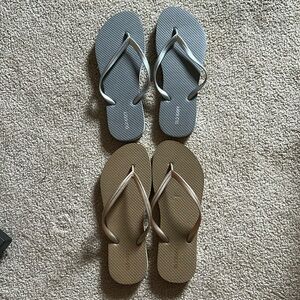 Old navy beach sandals woman’s size 8 BRAND NEW